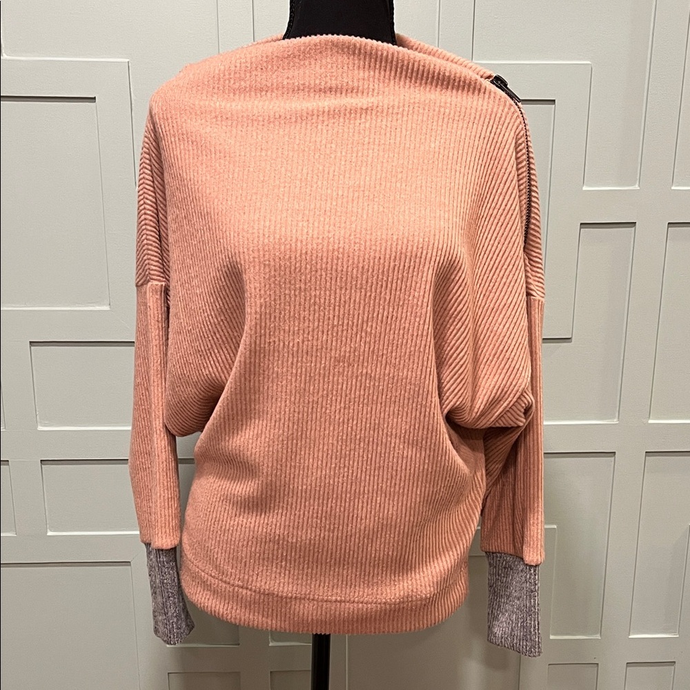 THML Off-the-Shoulder Sweater - Rose and Light Gray